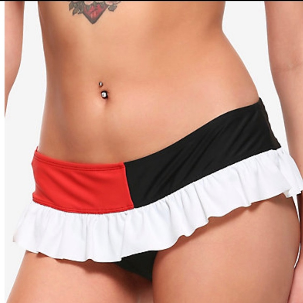 ❤️DC Comics‎ Harley Quinn Swim Skirt Batman🖤 - Picture 2 of 6